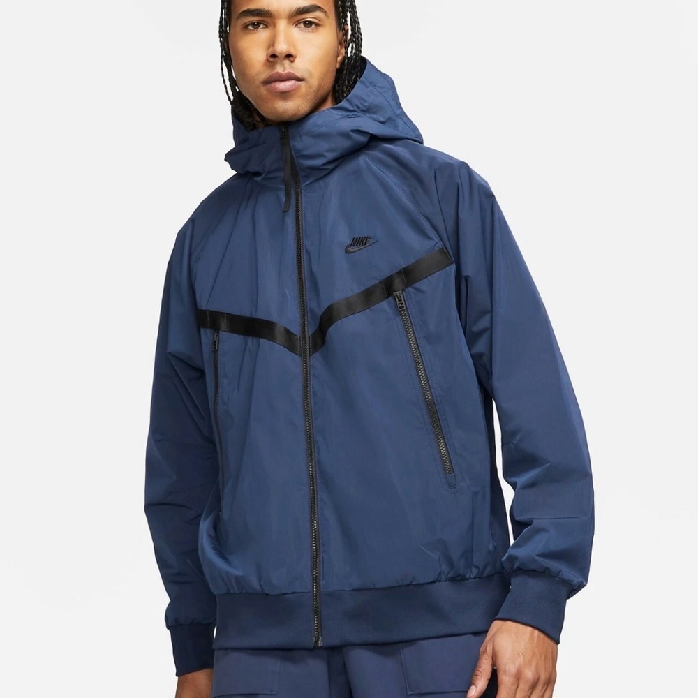 Nike Men's large Navy Windbreaker Jacket